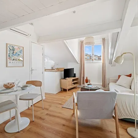 Charming & Bright Cozy Retreat On Port Apartamento *