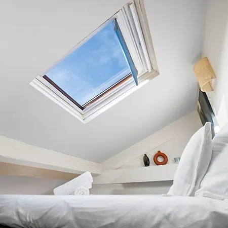 Apartmán Charming & Bright Cozy Retreat On Port Nice